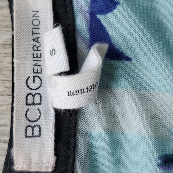 BCBG Sheer Patterned Blouse With Cut Out Details - Picture 3 of 5